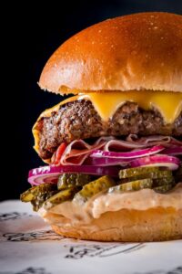 كم تكلفة عمل مطعم برجر