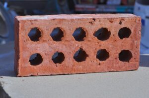 ماكينة صناعة الطوب الاحمر